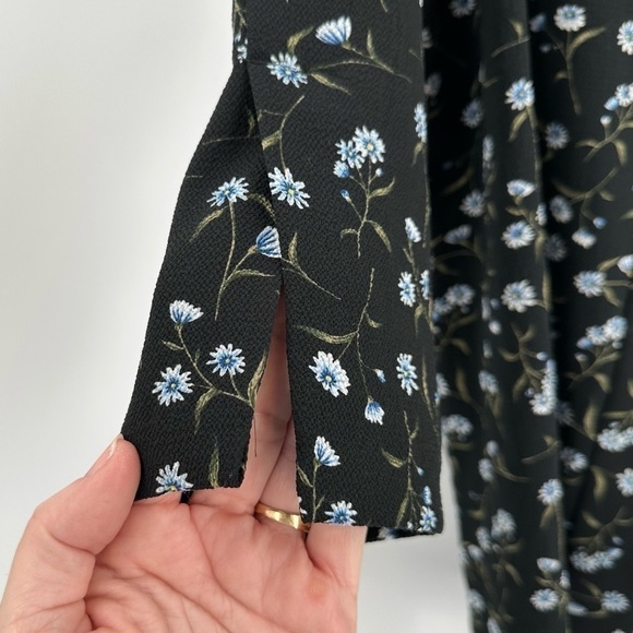 DIVIDED H&M Women’s Black Crepe Fabric w/Blue Floral Print Jacket Size Large - Picture 7 of 16